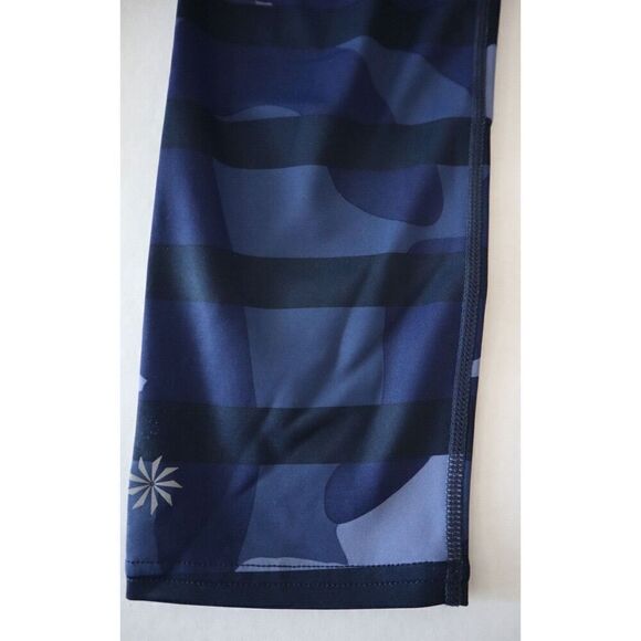 Athleta 347939-00 Women's Sz 2XS Blue Camo Capri Sonar Leggings - Picture 6 of 7
